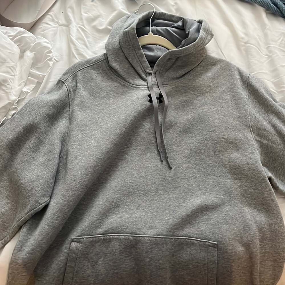 XL GREY UNDER ARMOUR SWEATSHIRT
